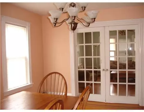 38 Glen Rd, Woonsocket, RI 02895 photo 8