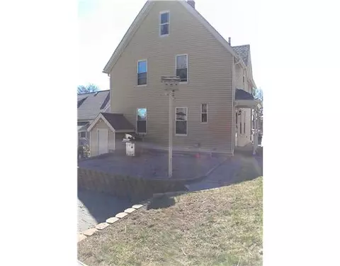 38 Glen Rd, Woonsocket, RI 02895 photo 4