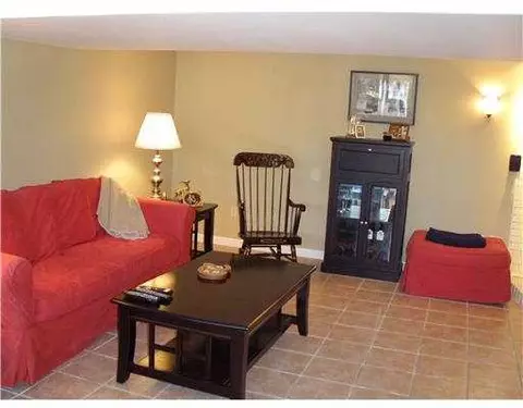 21 Ellen Ln, Cranston, RI 02921 photo 11