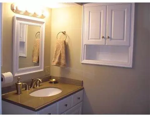 21 Ellen Ln, Cranston, RI 02921 photo 16
