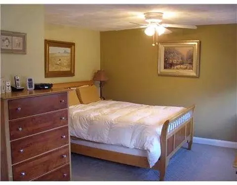 21 Ellen Ln, Cranston, RI 02921 photo 12
