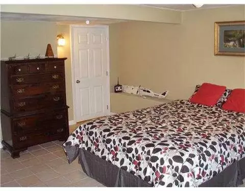21 Ellen Ln, Cranston, RI 02921 photo 17