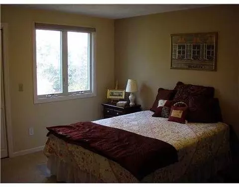 21 Ellen Ln, Cranston, RI 02921 photo 15