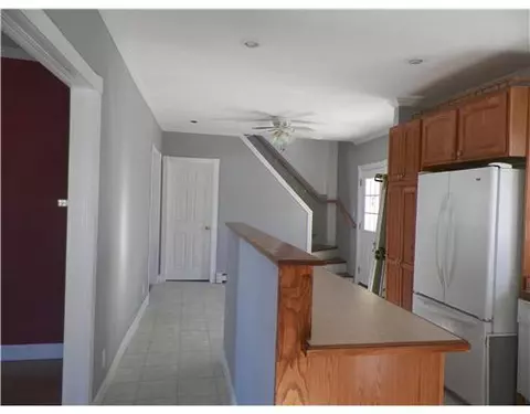 284 Transit St, Woonsocket, RI 02895 photo 4
