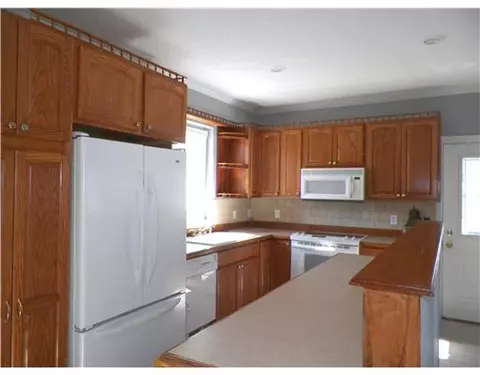 284 Transit St, Woonsocket, RI 02895 photo 3