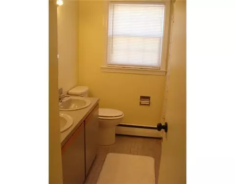 265 Chapmans Ave, Warwick, RI 02886 photo 8