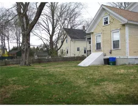 27 Maple St, Coventry, RI 02816 photo 4