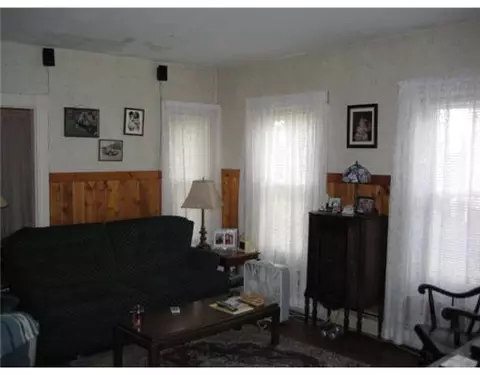 27 Maple St, Coventry, RI 02816 photo 9