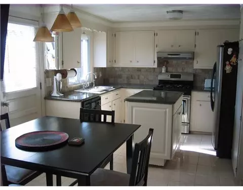 100 Gray St, Warwick, RI 02889 photo 6