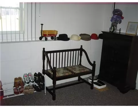 100 Gray St, Warwick, RI 02889 photo 16