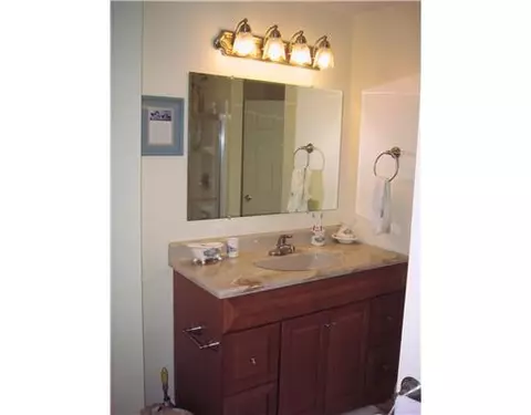 100 Gray St, Warwick, RI 02889 photo 12