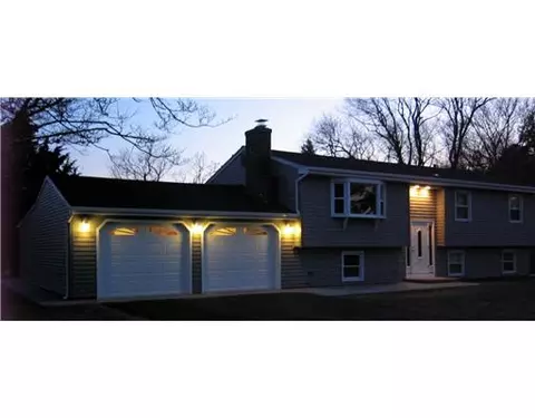 100 Gray St, Warwick, RI 02889 photo 2