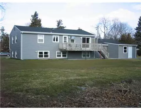 100 Gray St, Warwick, RI 02889 photo 3