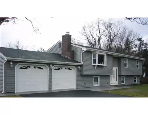 100 Gray St, Warwick, RI 02889 photo 1