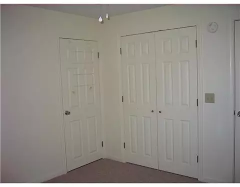 100 Gray St, Warwick, RI 02889 photo 13