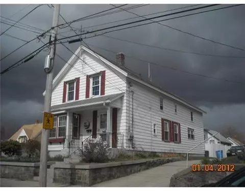 66 Vose St, Woonsocket, RI 02895 photo 2