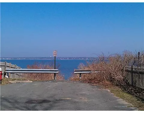 42 Winter Ave, Warwick, RI 02889 photo 10