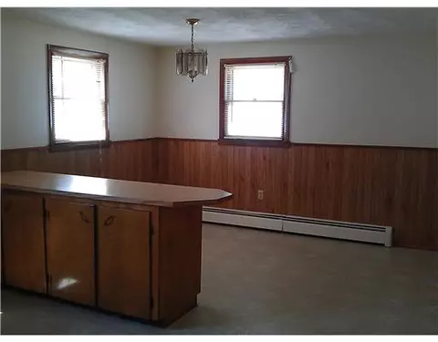 42 Winter Ave, Warwick, RI 02889 photo 4