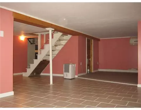 124 Rutland St, Woonsocket, RI 02895 photo 16