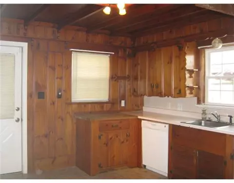 124 Rutland St, Woonsocket, RI 02895 photo 5
