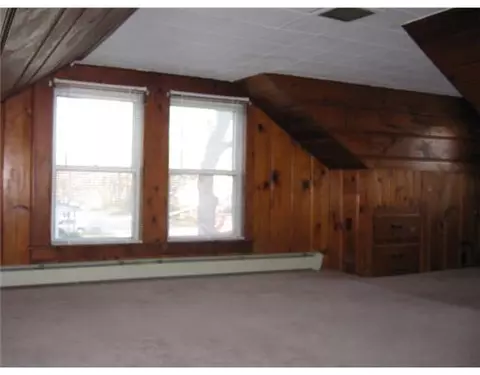 124 Rutland St, Woonsocket, RI 02895 photo 13