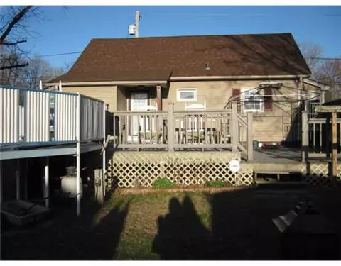 124 Rutland St, Woonsocket, RI 02895 photo 2