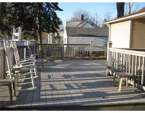 124 Rutland St, Woonsocket, RI 02895 photo 4