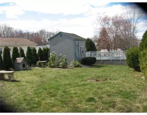 197 Capwell Ave, Woonsocket, RI 02895 photo 4