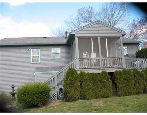 197 Capwell Ave, Woonsocket, RI 02895 photo 3