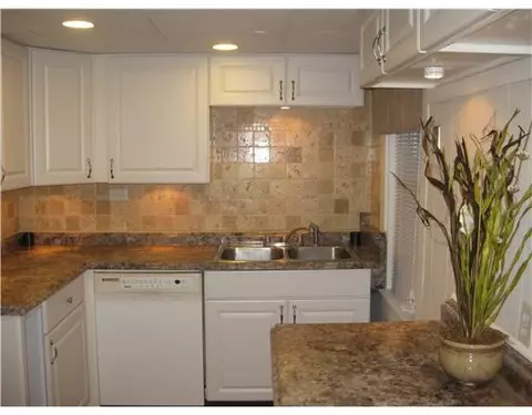 112 Milton Rd, Warwick, RI 02888 photo 4