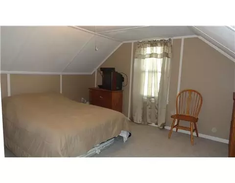 112 Milton Rd, Warwick, RI 02888 photo 13