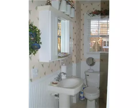 258 Tennyson Rd, Warwick, RI 02888 photo 6