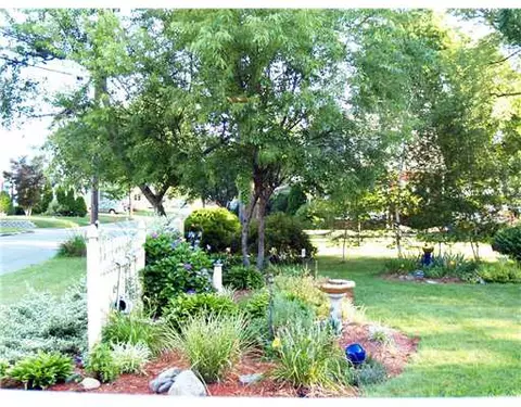 258 Tennyson Rd, Warwick, RI 02888 photo 2