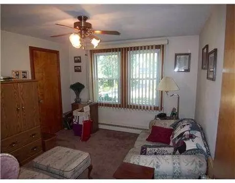 26 Forbes St, Warwick, RI 02886 photo 8
