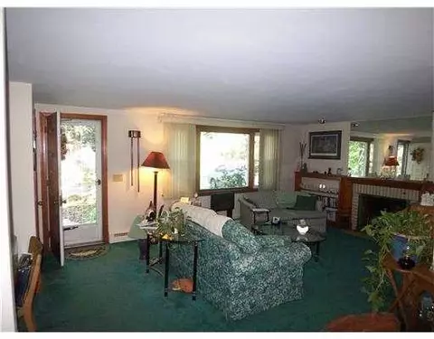 26 Forbes St, Warwick, RI 02886 photo 16