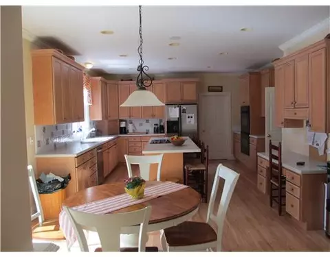 81 Prides Crossing Lane Ln, Saunderstown, RI 02874 photo 7