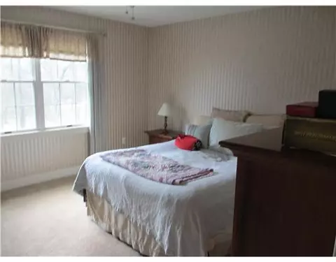 81 Prides Crossing Lane Ln, Saunderstown, RI 02874 photo 14