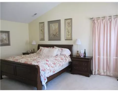 81 Prides Crossing Lane Ln, Saunderstown, RI 02874 photo 11