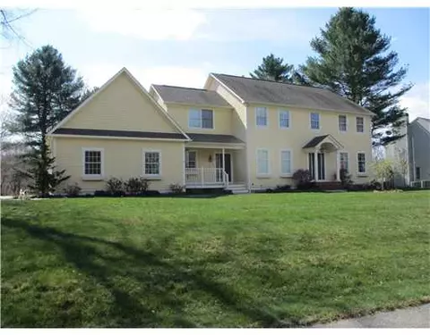81 Prides Crossing Lane Ln, Saunderstown, RI 02874 photo 1