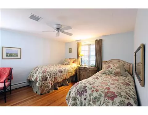 40 Sylvia Dr, Warwick, RI 02886 photo 19
