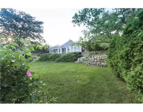 40 Sylvia Dr, Warwick, RI 02886 photo 3