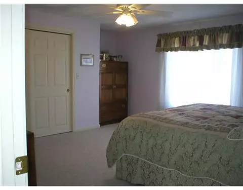 11 Devon Ct, Warwick, RI 02889 photo 5