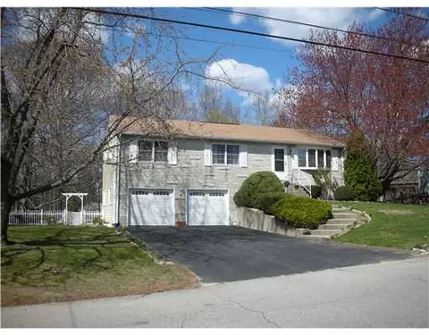 3 Longfellow Dr, Coventry, RI 02816 photo 1