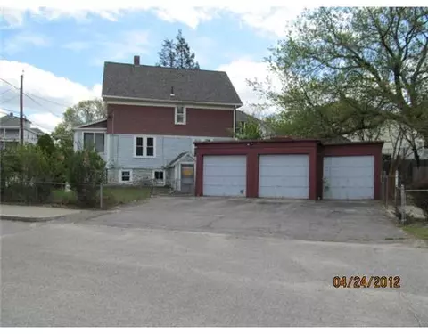 20 Avenue B, Woonsocket, RI 02895 photo 2