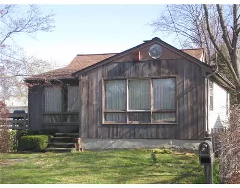 21 Sutton Ave, Warwick, RI 02889 photo 2