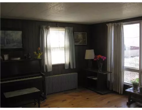 21 Sutton Ave, Warwick, RI 02889 photo 9