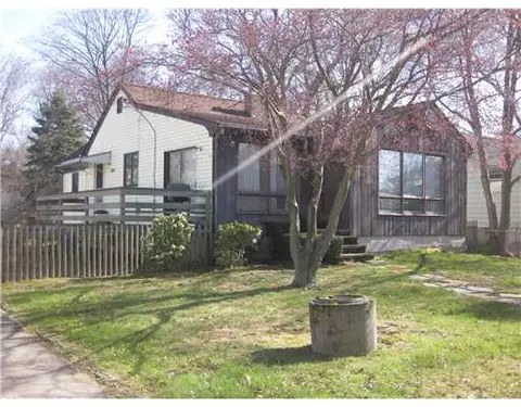 21 Sutton Ave, Warwick, RI 02889 photo 1