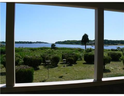 25 Timothy Dr, Westerly, RI 02891 photo 4