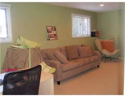 22 Lilac Cir, Cranston, RI 02920 photo 19