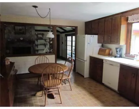 20 Locust Valley Rd, Exeter, RI 02822 photo 3